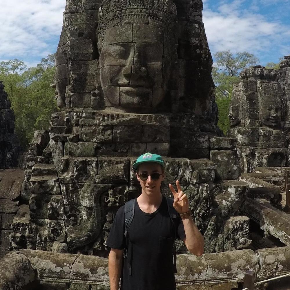 Meet your Posher, Max